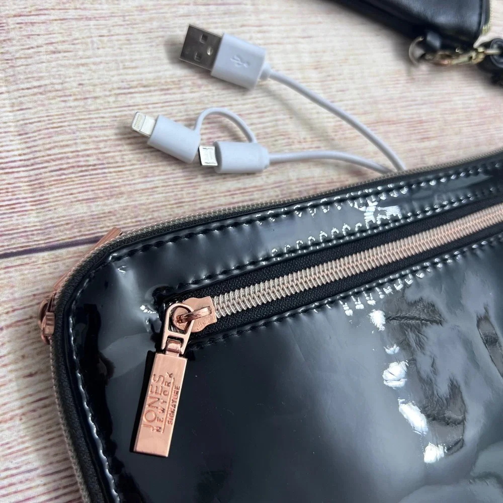 Jones New‎ York Wristlet Bundle OS Black Patent Pebbled Charging USB Pouches